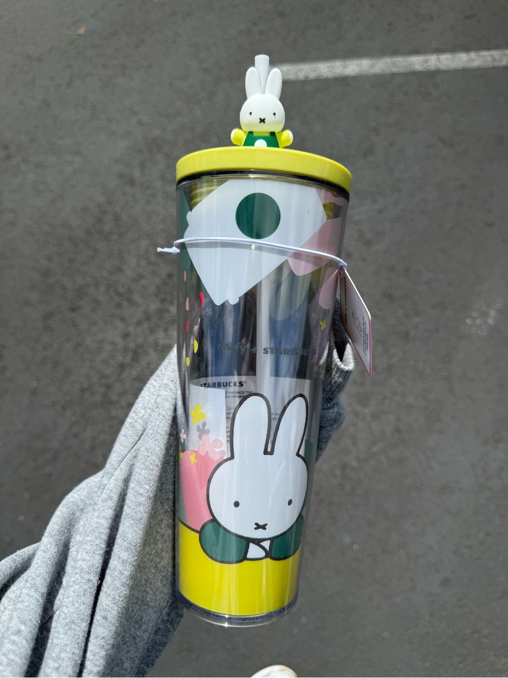 RARE LIMITED EDITION MIFFY X STARBUCKS VENTI 24 OZ WATER BOTTLE / BOTTLE